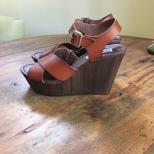 Steve Madden Petrina Brown Faux Leather Wedge Sandal  Size 6